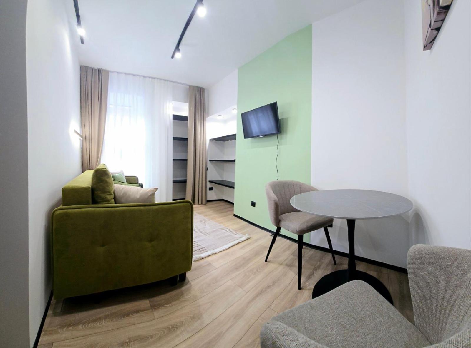 Apartment In The City Center Near The Park リヴィウ エクステリア 写真