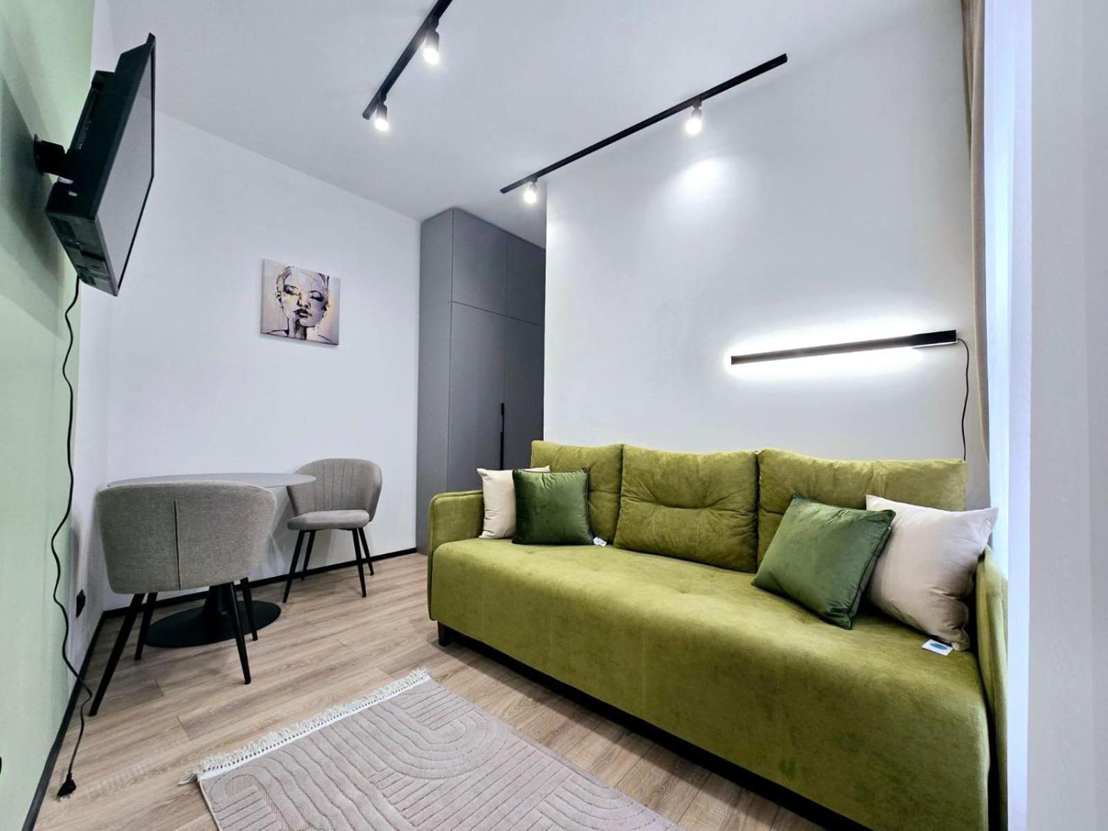 Apartment In The City Center Near The Park リヴィウ エクステリア 写真